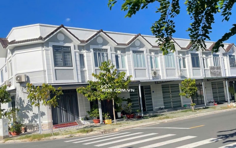 •	 Căn nhà mơ ước cho gia đình trẻ – giá chỉ từ 299 triệu tại trung tâm Trà Vinh!